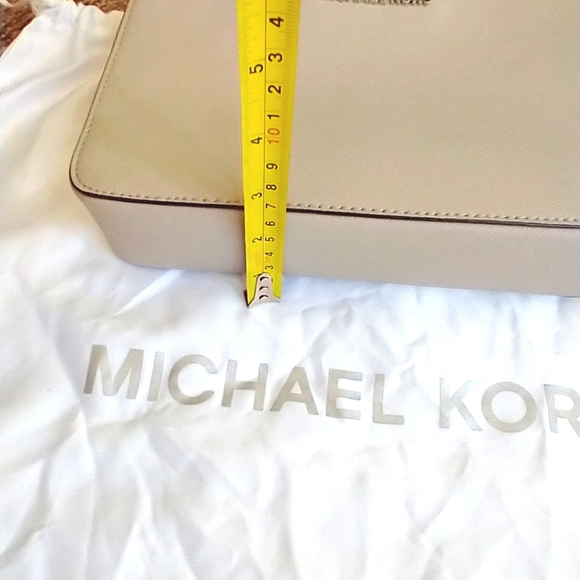 Michael Kors leather Jet Set East West Crossbody Bag NWOT - Picture 10 of 13